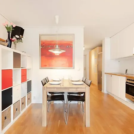 Comfy Central Apt, In Lovely Neighborhood. Nv2